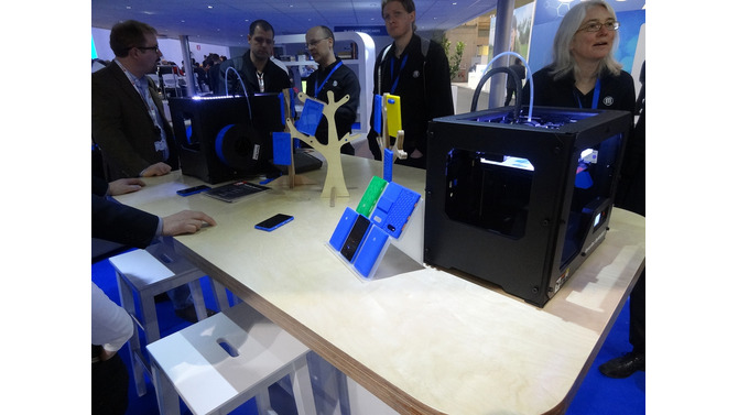 【MWC 2013】3Dプリンターでスマホケースを作ろう・・・ノキア