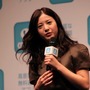 「commでいーじゃん!」女優の吉高由里子さんが無料通話アプリをアピール