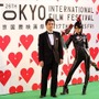 東京国際映画祭にリアル“ベヨネッタ”が舞い降りた　グリーンカーペットに木崎監督＆BAYONETTA