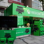 【Xbox One発売】発売当日をフォトレポート、開店前の秋葉原ヨドバシカメラに並ぶファン