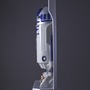 喋る等身大「R2-D2」フィギュアが約35,000円で予約開始、半立体型で人感センサー付き