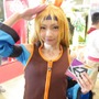 【レポート】「コミケ89」企業ブースのコスプレイヤー写真を一挙130枚！胸元の空いたコスプレイヤーも