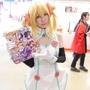 【レポート】「コミケ89」企業ブースのコスプレイヤー写真を一挙130枚！胸元の空いたコスプレイヤーも