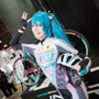 【コスプレ】「ワンフェス2019冬」初音ミクに扮したコンパニオンさんに注目！ GSRコーナー【写真34枚】