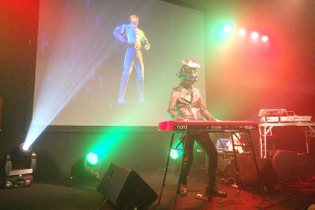 【BitSummit 14】昨年に引き続き一番の盛り上がり！サカモト教授のライブ・パフォーマンス 画像