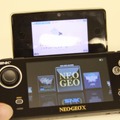 画面のサイズはNEOGEO Xの方が大きめ(多少遠近方で3DSが小さくなっています)