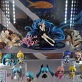 【ニコニコ超会議2】黒雪姫や深海少女など、新作フィギュアが展示された「グッスマブース」