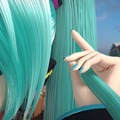 初音ミク、脱・ツインテール？ 「LUX」新CMでスカーレット・ヨハンソンと共演