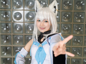 【コスプレ】太ももを美しく魅せる片足ニーハイとおへそ…！秀逸な衣装デザインにも喝采を送りたいめちゃカワ「フブさん」レイヤー・マリルリ【写真8枚】 画像