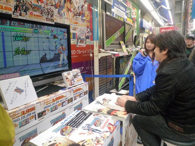 『TATSUNOKO VS. CAPCOM UAS』店頭イベント、コンボバトル大会が大いに盛り上がる