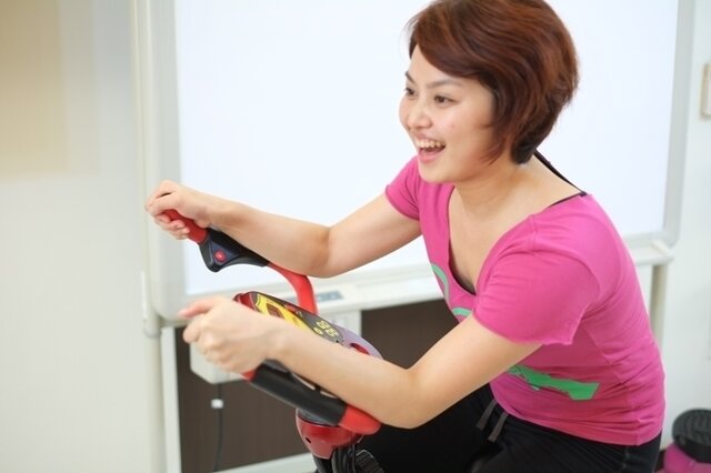 ゲーム連動型フィットネスバイク「GAME RIDER」で遊びながらダイエット ― 家庭用ゲーム機にも対応