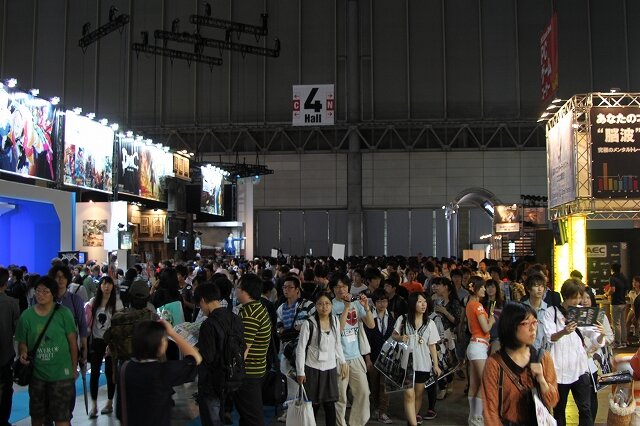 【TGS 2012】30分繰り上げで一般公開日がスタート！例年以上の出だし 