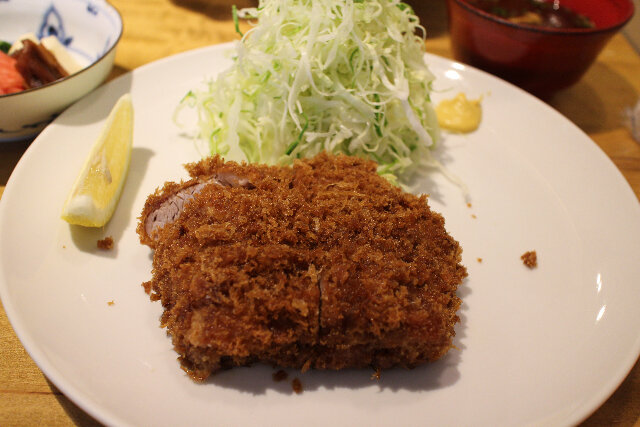 こちらは特ヒレ定食。肉が違うのだよ肉が！たぶん