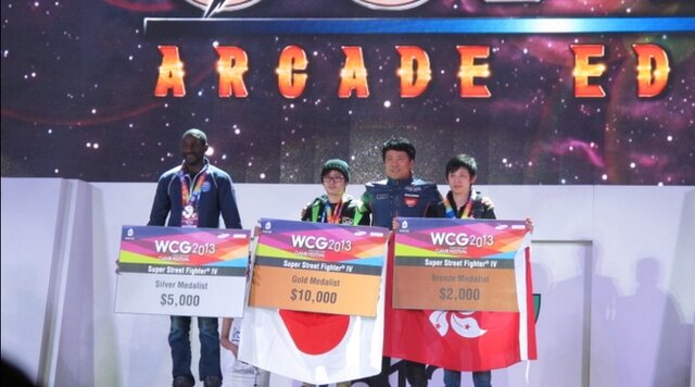 世界最大級のe-SportsイベントWCG 2013レポート ― 『スパIV AE』でふ～ど選手が優勝！