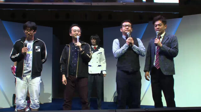 （手前4人左から）木村裕也氏、酒井智史氏、なすなかにしの2人