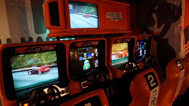 ナムコのゲーミングバー「SIDE-B」渋谷にオープン ― アーケードゲームはもちろん、アナログゲームや卓球も