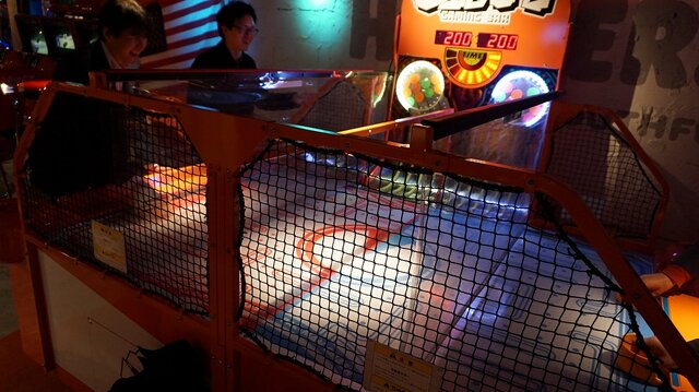ナムコのゲーミングバー「SIDE-B」渋谷にオープン ― アーケードゲームはもちろん、アナログゲームや卓球も