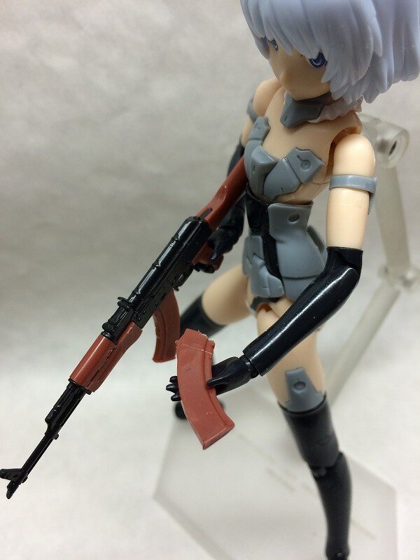 【日々気まぐレポ】第137回 数々のFPSに登場する突撃銃が1/12スケールに！「LittleArmory AKM」で遊んでみた