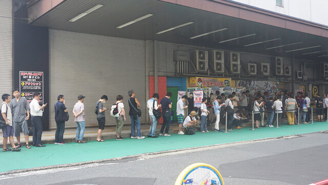 【レポート】早朝からファンが集結！ヨドバシカメラ新宿西口店、『ドラクエXI』発売日当日の様子をお届け
