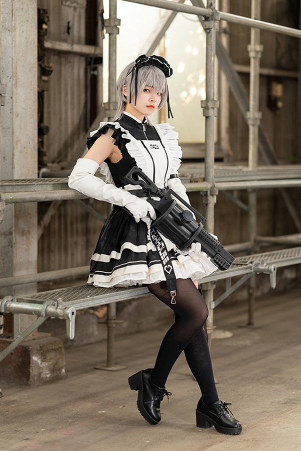 激安な Lilith House サイバーメイド コスプレ(カチューシャと手袋付き