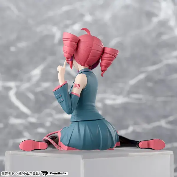ジト目がたまらない！「重音テト」ちょこのせプレミアムフィギュアが2