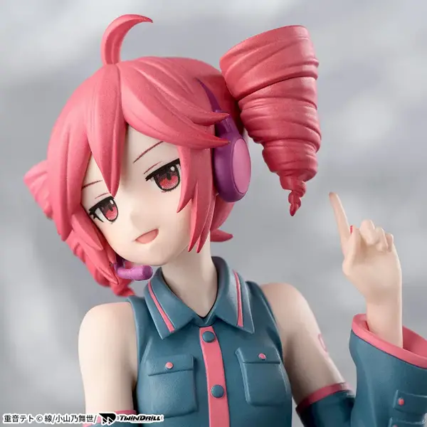 ジト目がたまらない！「重音テト」ちょこのせプレミアムフィギュアが2