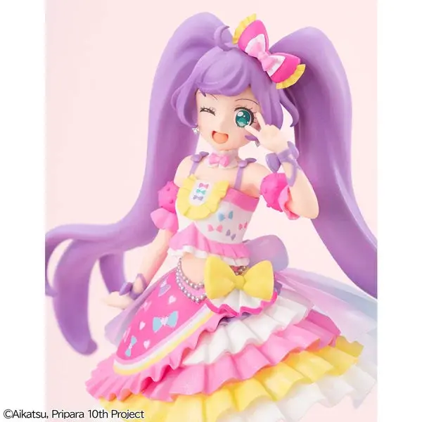 アイカツ！×プリパラ THEMOVIE」劇中衣装を再現した真中らぁら