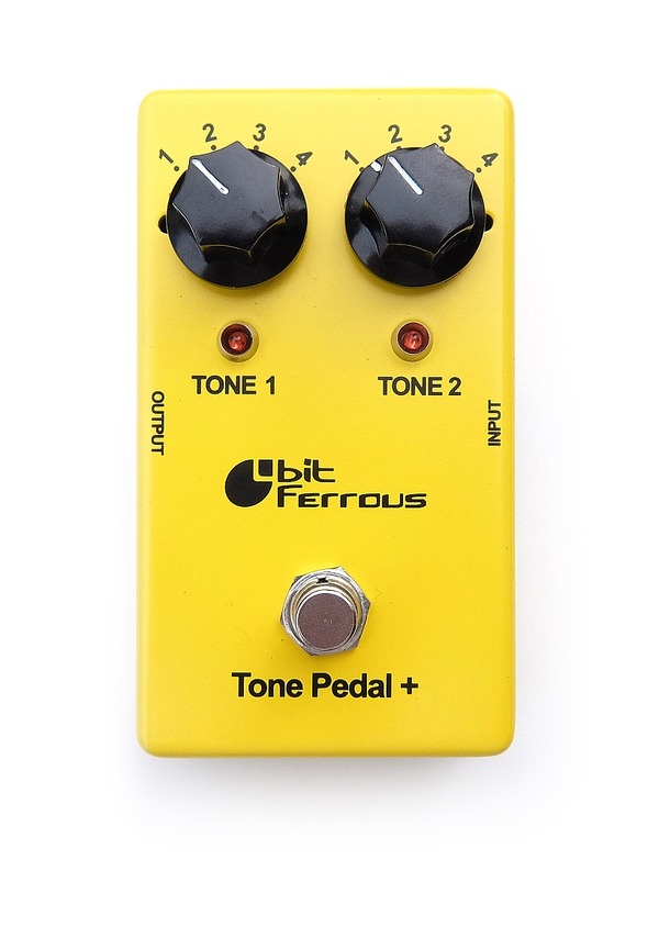 ギターゲーム専用フットペダル「Tone Pedal+」がどう見てもギターエフェクト インサイド