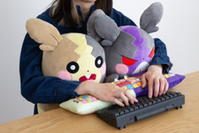 可愛すぎて選べないあなたに！にめんポケモン「モルペコ」の“2匹セットPCクッション”登場 画像