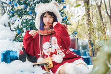 【コスプレ】サンタクロースはもう来ましたか？美女コスプレイヤーがクリスマス衣装でプレゼントをお届け【写真40枚】 画像