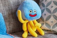 「ホイミスライム」を好きなポーズで飾れる！間接ギミック入りのぬいぐるみがスクウェア・エニックスe-STOREにて発売中 画像