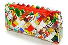 エコブランド「ecomismo」より、お菓子の袋をリサイクルしたDSケースなどのアクセサリーを発売 画像