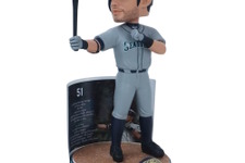 イチロー選手の功績を称えた、世界限定3,000個のボブルヘッド人形が発売決定！米国野球殿堂入り発表の1月22日に先行予約販売 画像