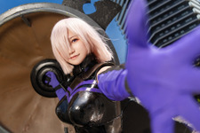 【コスプレ】『FGO』マシュが重厚感のあるアーマーと盾装備で降臨！迫力満点のポージングで魅せまくる【写真7枚】 画像