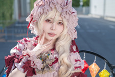 【コスプレ】深紅の色合いを出す素材感と細部の作り込みにも注目！「東方」屈指の危険人物“フラン”レイヤーがハマりすぎ【写真9枚】 画像
