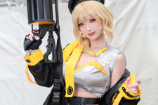 【コスプレ】『NIKKE』アニスの銃を構えたスタイリッシュなポージングが絵になる！魅惑的な表情で魅了する美女レイヤー【写真9枚】 画像