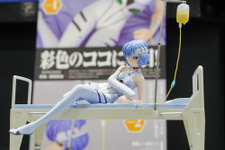 綾波レイ、アスカの大型造形物も！「エヴァワンフェス」珠玉の作品が大集結、放送30周年を記念した特別コラボ企画の様子をお届け【WF2025夏】 画像