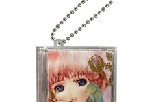 アニメ「マクロスF」星間飛行、ライオンなど音楽CDがガシャポン化―ジャケット内面まで再現、二次元コード付きで実際に聴けちゃう 画像