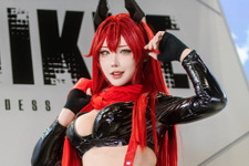 【コスプレ】幻の6人目！？『NIKKE』公式ブースに出現した韓国美女のレッドフードがナイスバディすぎた【写真9枚】 画像