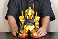 全高約24cm、金色塗装で圧倒的存在感！「機動戦士Zガンダム」より「SD百式」ジャンボソフビフィギュアが本日9月4日12時より予約受付開始 画像