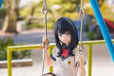 ブランコに座るミニスカ×太ももにドキドキ！「グリッドマン ユニバース」より「宝多六花」の新規アクションフィギュアが予約スタート 画像