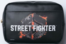 前代未聞!? “戦える”ポーチが付属の『スト6』ファンブックが発売決定―観虐先生描きおろしイラストなど、背景シートは全3種 画像