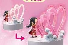 「ワンピース 」 ボア・ハンコックの“メロメロメロウ”がルームライトに！スイッチを入れるとハート部分が光る 画像