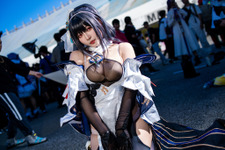 【コスプレ】台湾美女が魅せる『アズレン』鎮海がすごい！ボリューミーな太ももが際立つ衣装でS字カーブが美しすぎた【写真8枚】 画像