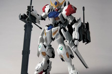 新作ガンプラ「MG ガンダムバルバトスルプス」に注目！“最新のガンダム・フレーム”により、さらに躍動感のあるポージングを実現 画像