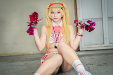 【コスプレ】元気いっぱいの応援とダイナマイトな太ももでテンション爆上げ！『NIKKE』クレイの美女レイヤーが可愛くハッスル【写真10枚】 画像