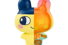 “骨のデザイン”に衝撃！新感覚の半身スケルトンフィギュア「すきゃらとん」に『たまごっち』が仲間入り 画像