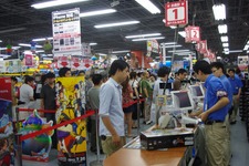 【ドラクエX発売】ヨドバシAkibaでは100人以上の行列 画像