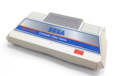 セガ、懐かしの家庭用ゲーム機「SG-1000」のペーパークラフトを公開 画像