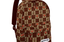 アニメ「ジョジョの奇妙な冒険」、「エイジャの赤石デイパック」と「スピードワゴン財団パーカ」予約受付開始 画像